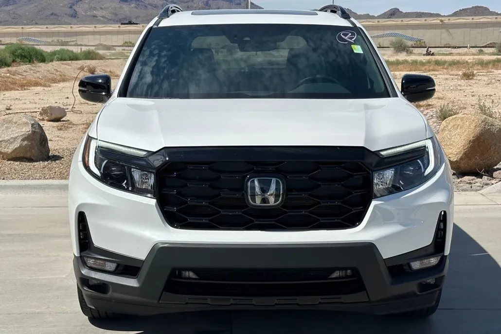 2023 Honda Passport Elite photo 1