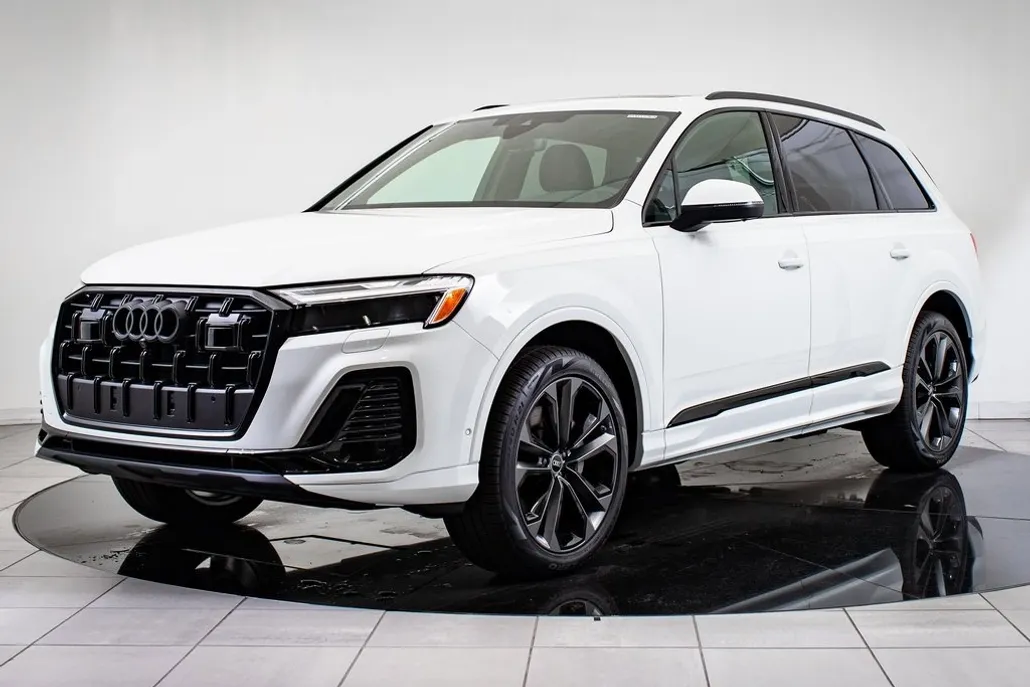 2025 Audi Q7 55 Premium Plus photo 1