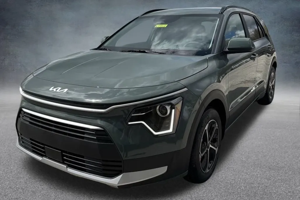 2025 Kia Niro EX photo 1