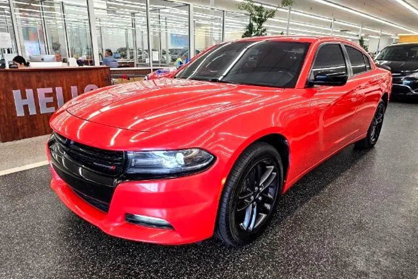 2019 Dodge Charger SXT AWD photo 1