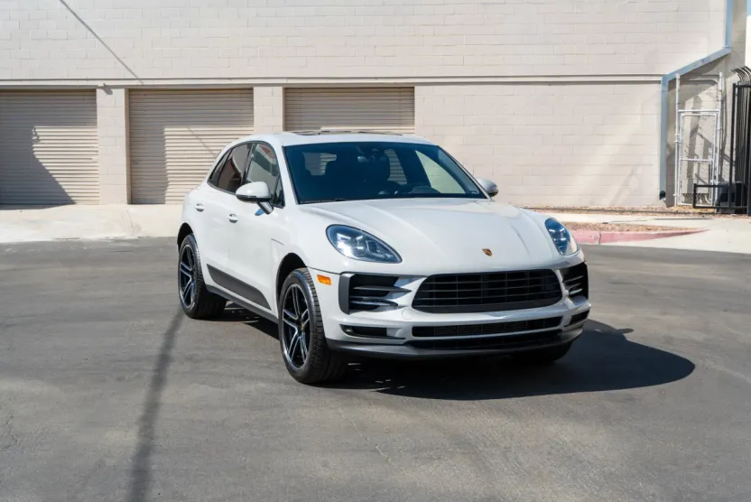 2021 Porsche Macan Base photo 1