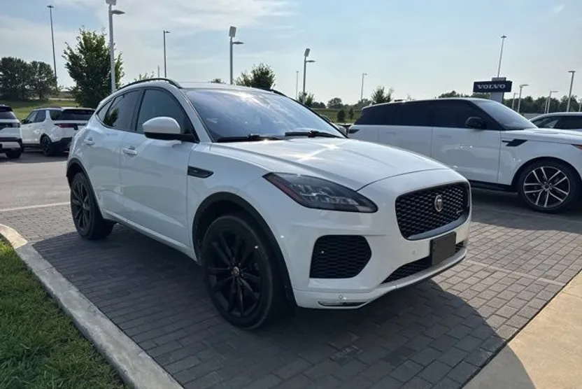 2019 Jaguar E-PACE R-Dynamic SE photo 1