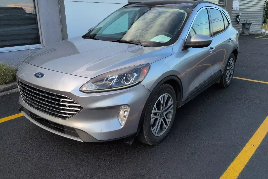 2022 Ford Escape SEL photo 1