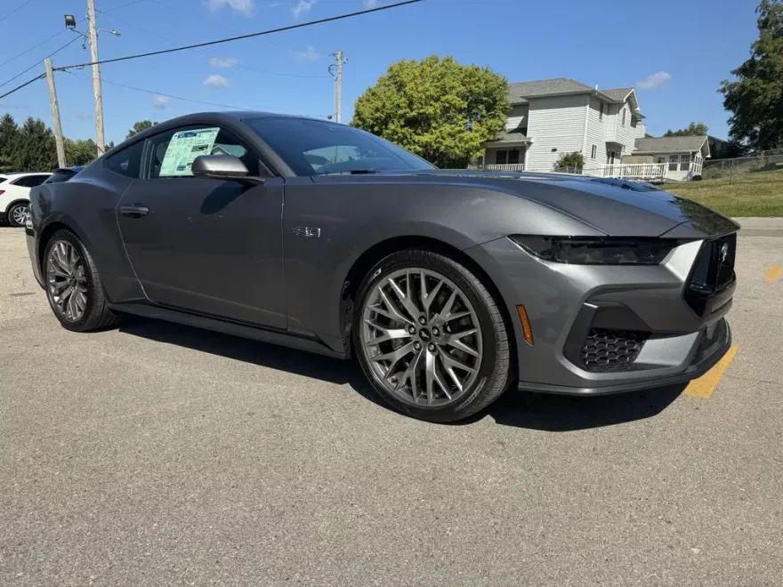 2025 Ford Mustang GT Premium photo 1