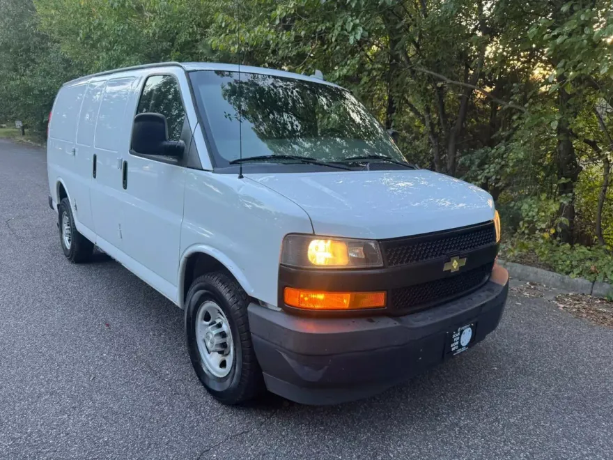 2018 Chevrolet Express 3500 Cargo Van photo 1