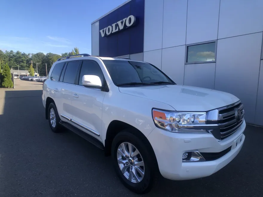 2021 Toyota Land Cruiser photo 1