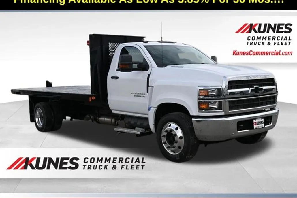 2024 Chevrolet Silverado 5500HD photo 1