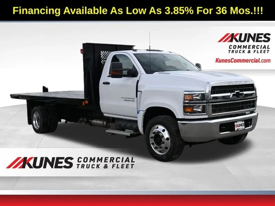 2024 Chevrolet Silverado 5500HD photo 1