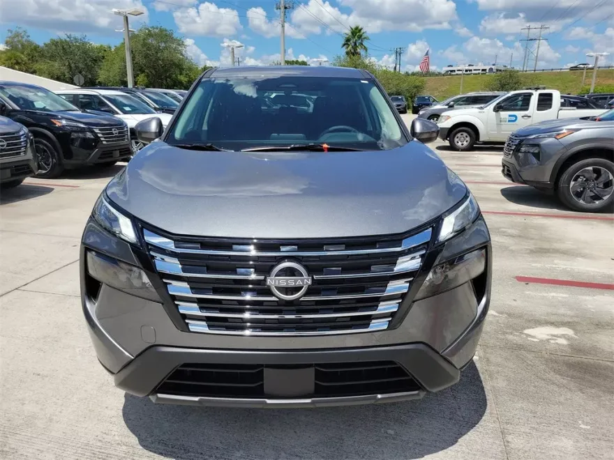 2026 Nissan Rogue SV photo 1