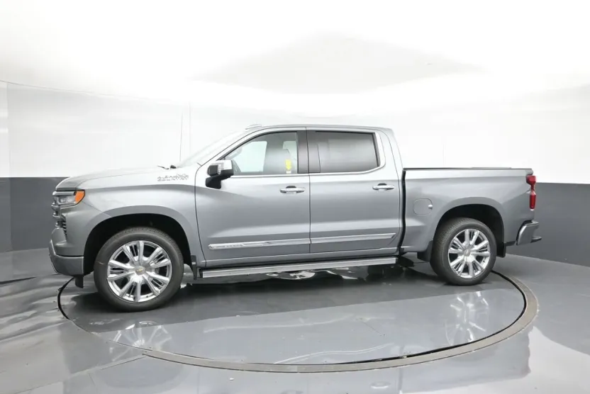 2025 Chevrolet Silverado 1500 High Country photo 1