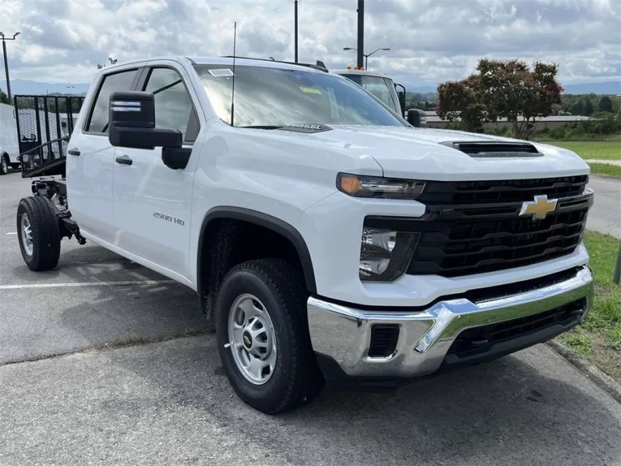 2024 Chevrolet Silverado 2500HD photo 1