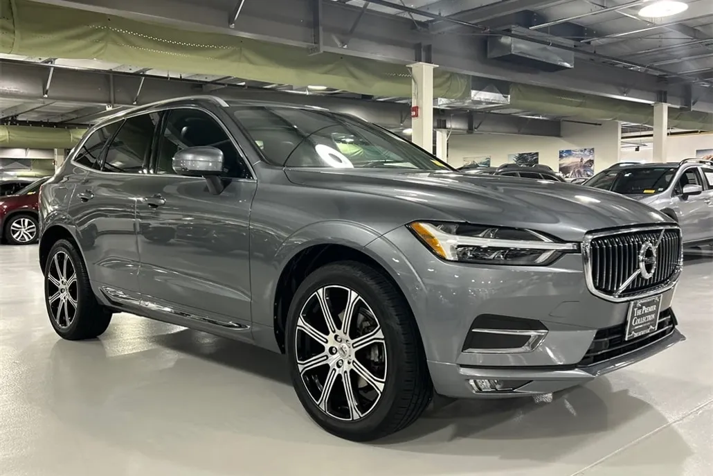 2021 Volvo XC60 T5 Inscription photo 1