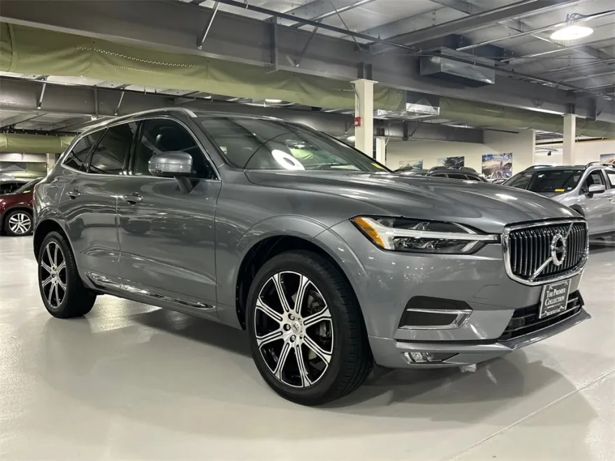 2021 Volvo XC60 T5 Inscription photo 1