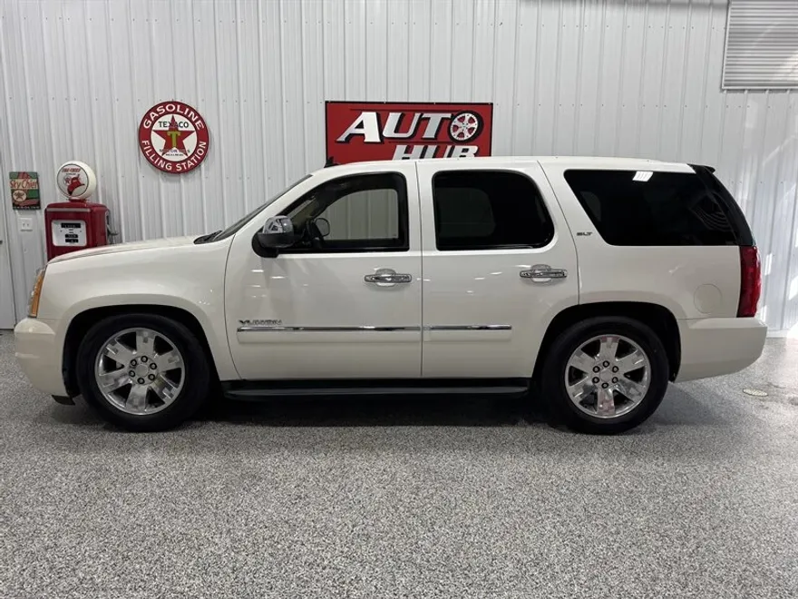 2010 Gmc Yukon SLT photo 1