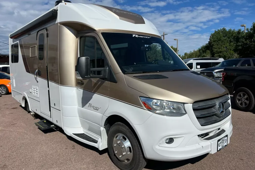 2019 Mercedes Benz Sprinter photo 1