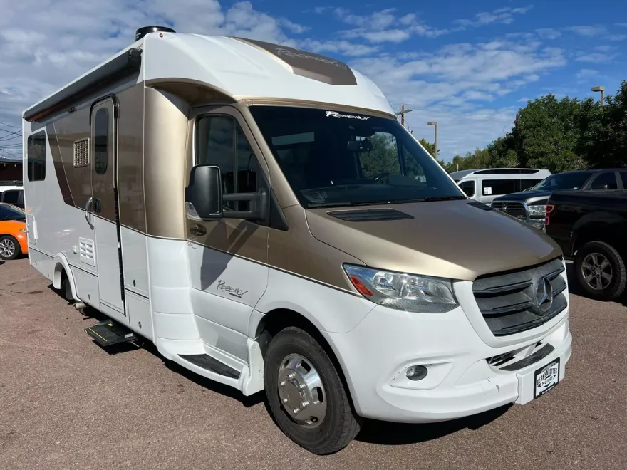 2019 Mercedes Benz Sprinter photo 1