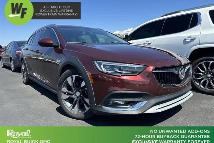 2018 Buick Regal TourX Essence photo 1
