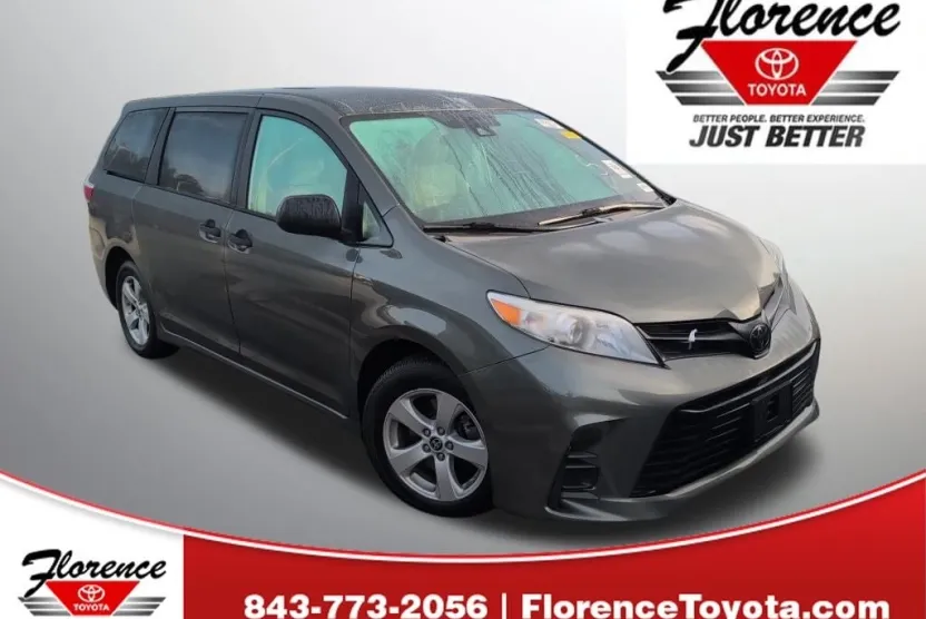 2020 Toyota Sienna L photo 1