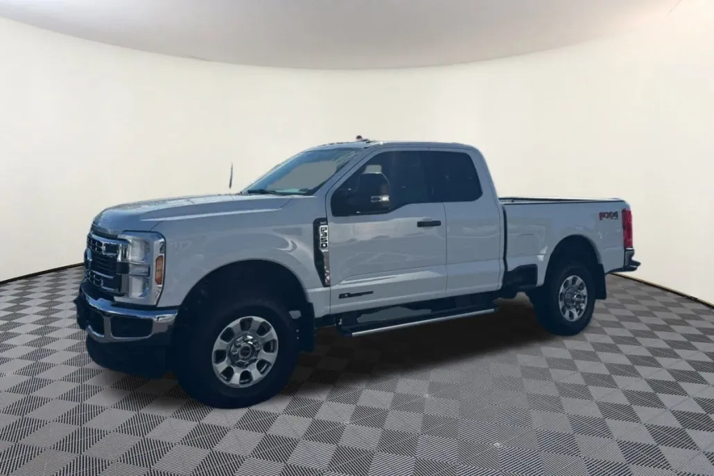 2024 Ford F-350 XLT photo 1