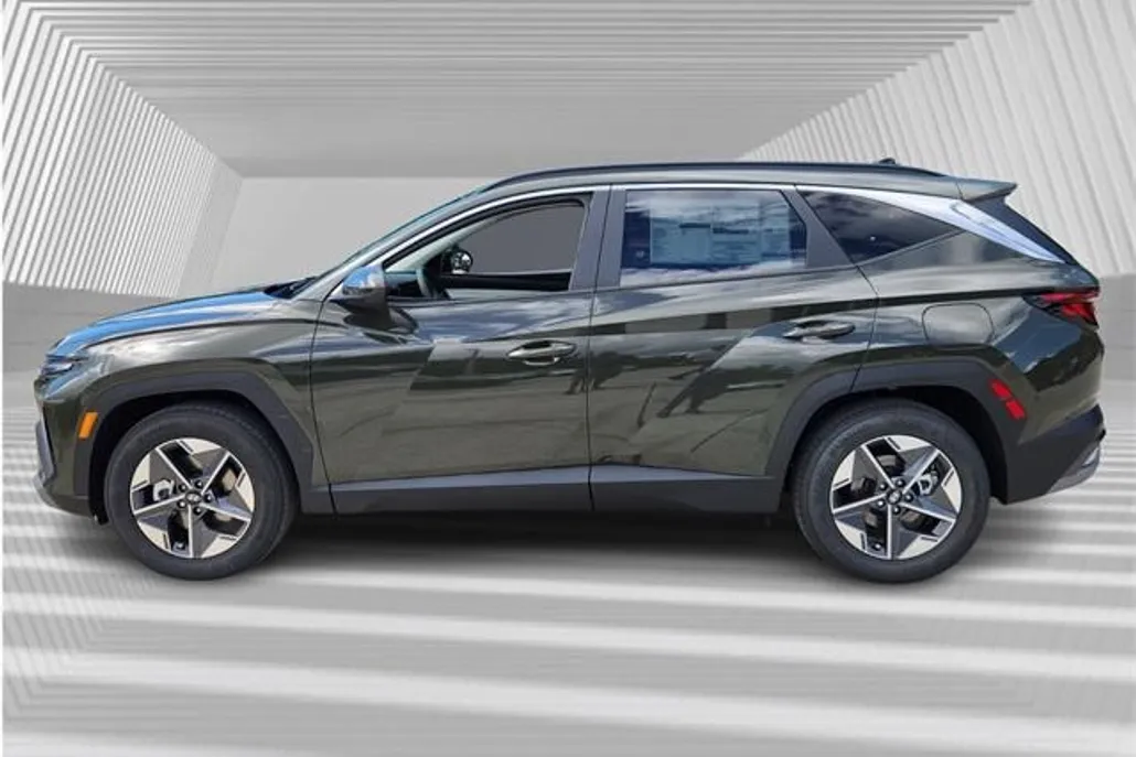 2025 Hyundai Tucson SEL photo 1
