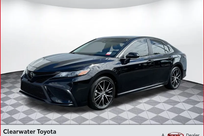 2024 Toyota Camry SE photo 1