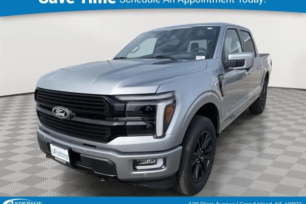 2025 Ford F-150 Platinum photo 1
