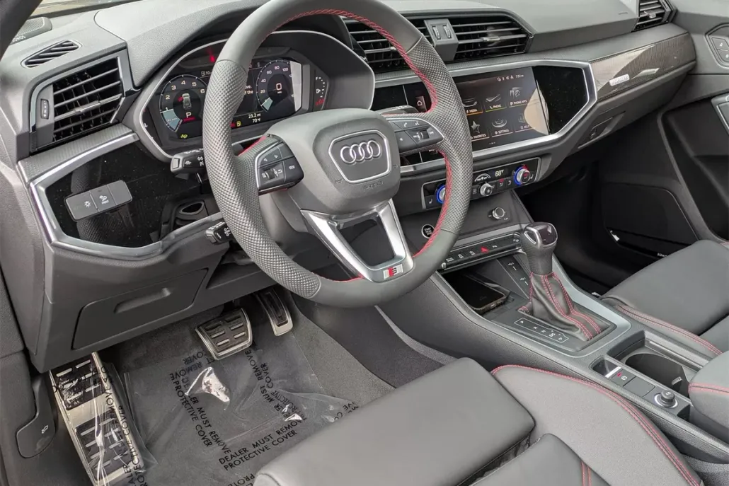 2025 Audi Q3 S line Premium Plus photo 1