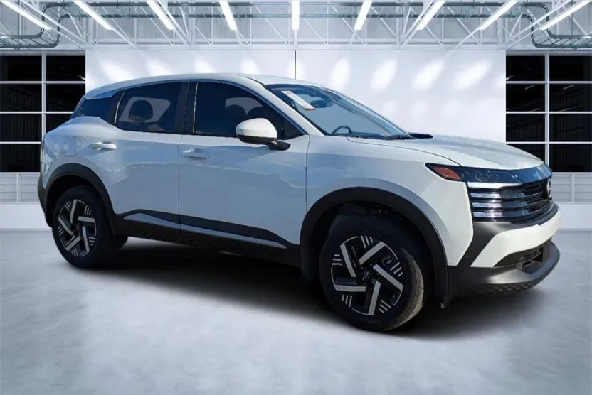 2025 Nissan Kicks SV photo 1