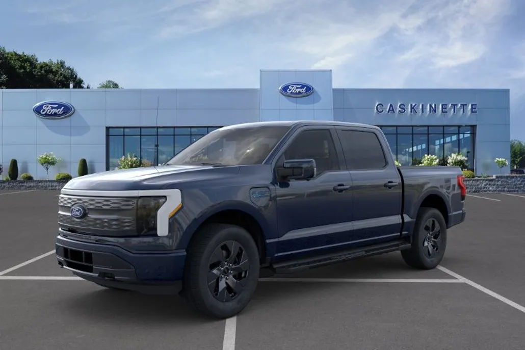 2025 Ford F-150 Lightning Lariat photo 1