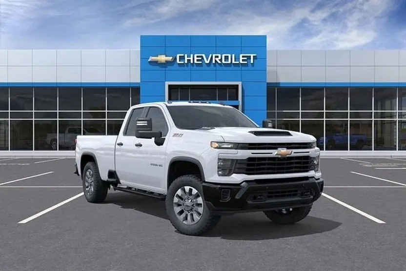 2026 Chevrolet Silverado 2500HD Custom photo 1