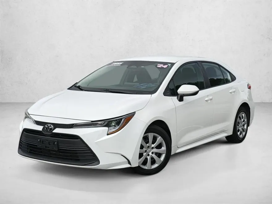 2024 Toyota Corolla LE photo 1
