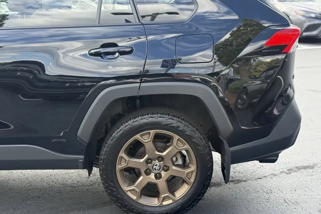 2024 Toyota RAV4 Hybrid photo 1