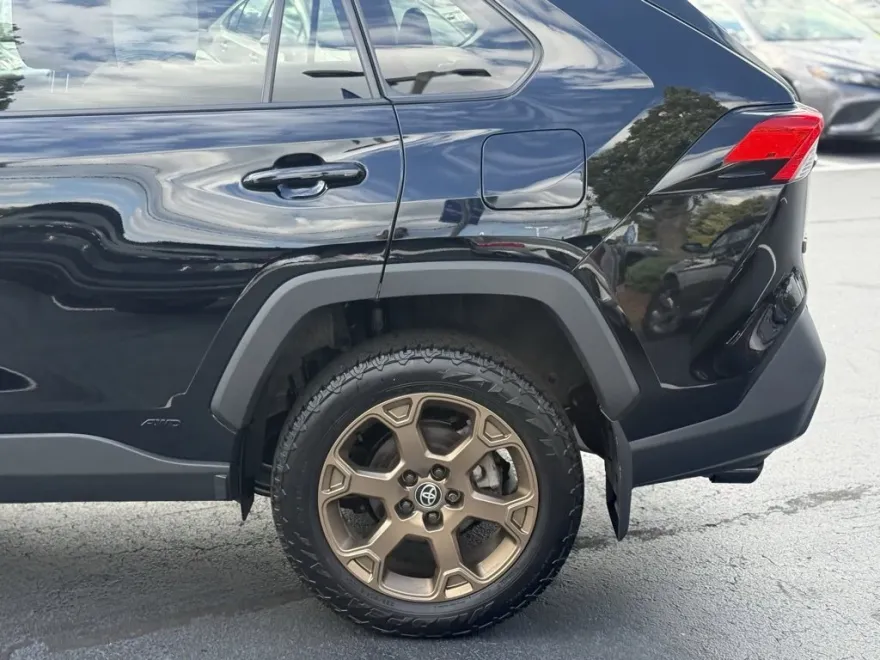 2024 Toyota RAV4 Hybrid photo 1