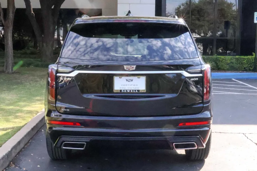 2024 Cadillac XT6 Sport photo 1