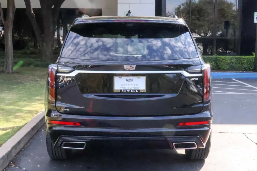 2024 Cadillac XT6 Sport photo 1