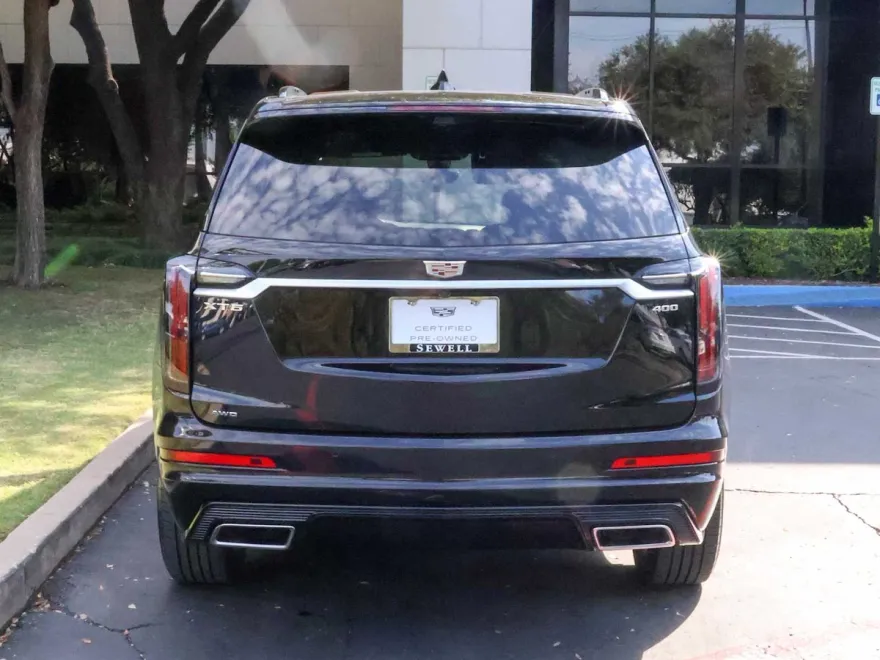 2024 Cadillac XT6 Sport photo 1