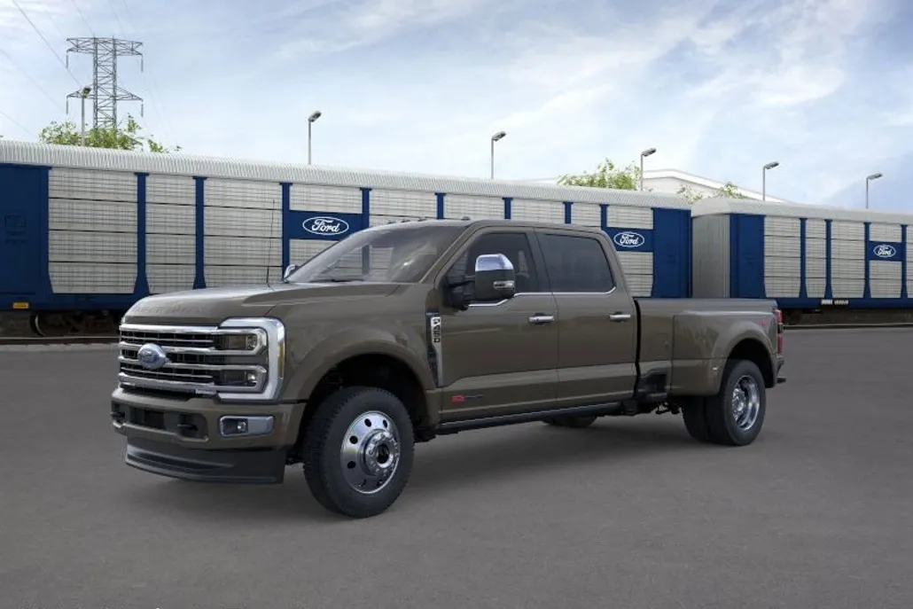 2026 Ford F-450 Platinum photo 1