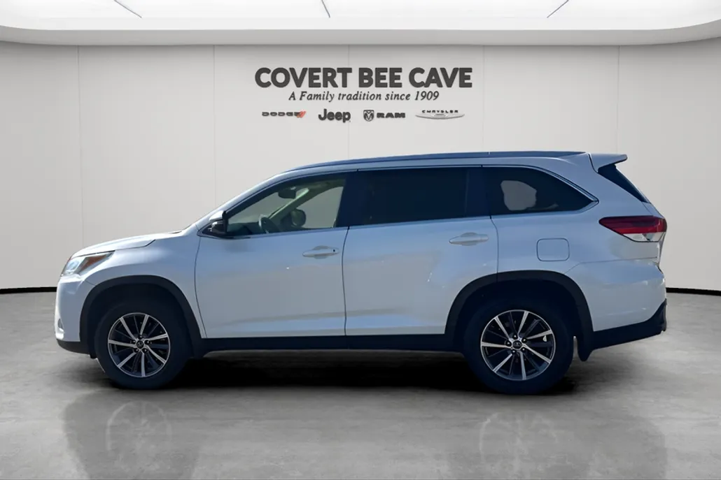 2019 Toyota Highlander SE XLE photo 1
