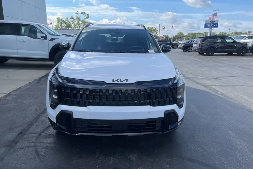 2026 Kia Sportage X-Line photo 1