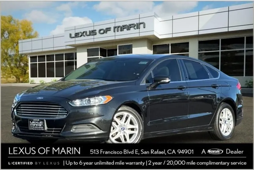 2015 Ford Fusion SE photo 1