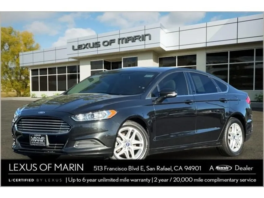 2015 Ford Fusion SE photo 1
