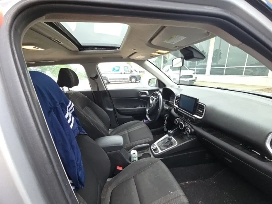 2020 Hyundai Venue SEL photo 1