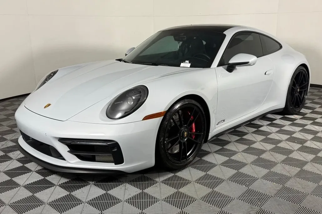 2023 Porsche 911 GTS photo 1