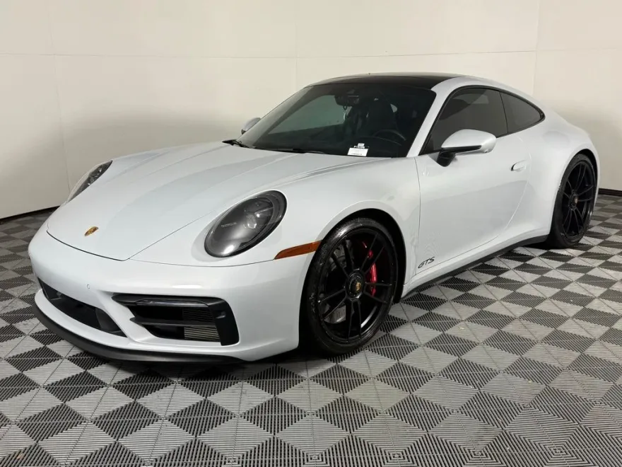 2023 Porsche 911 GTS photo 1
