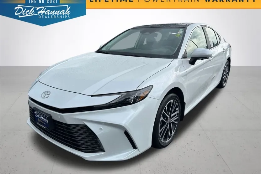 2026 Toyota Camry XLE photo 1