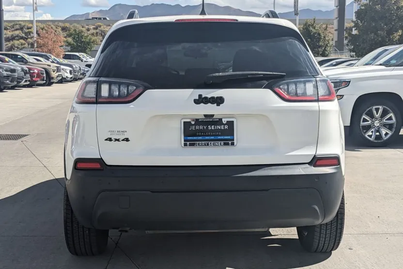 2019 Jeep Cherokee Altitude photo 1