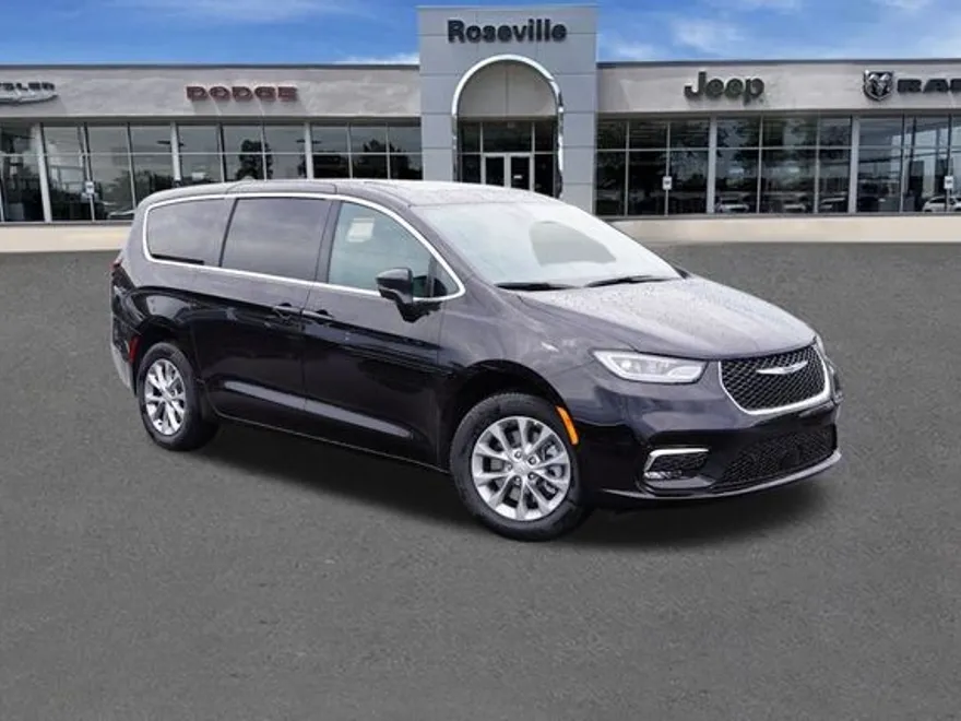2025 Chrysler Pacifica photo 1