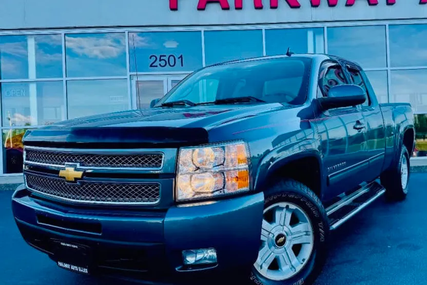 2013 Chevrolet Silverado 1500 LTZ photo 1