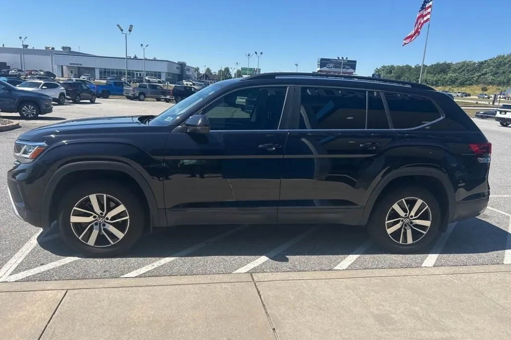 2021 Volkswagen Atlas SE photo 1