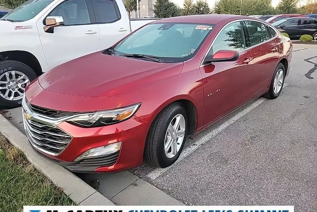 2024 Chevrolet Malibu 1LT photo 1
